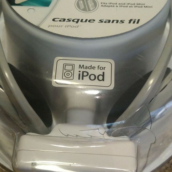 Logitech Wireless Headphones for the iPod - Model 980397-0403 - Sealed - Picture 9 of 9